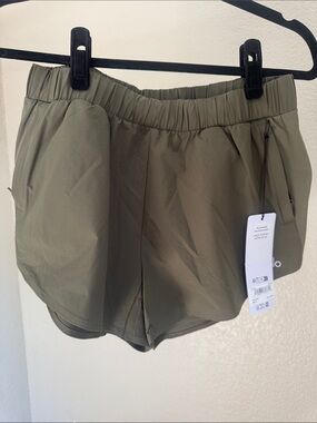 ALO Yoga Playmaker Dolphin Short